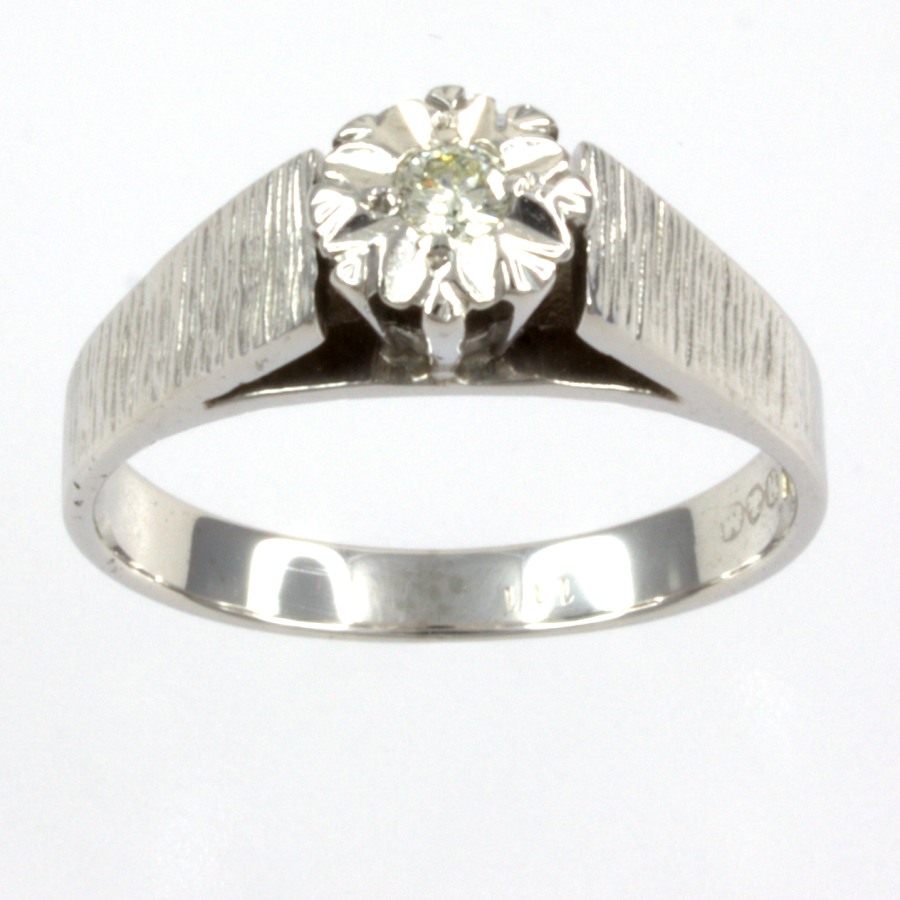 18ct white gold Diamond Solitaire Ring size N